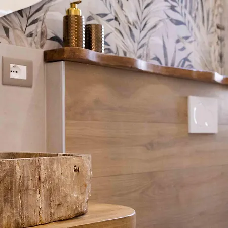 Dharma Luxury Guest house *