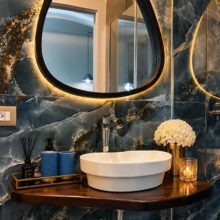 Dharma Luxury בית הארחה 3*